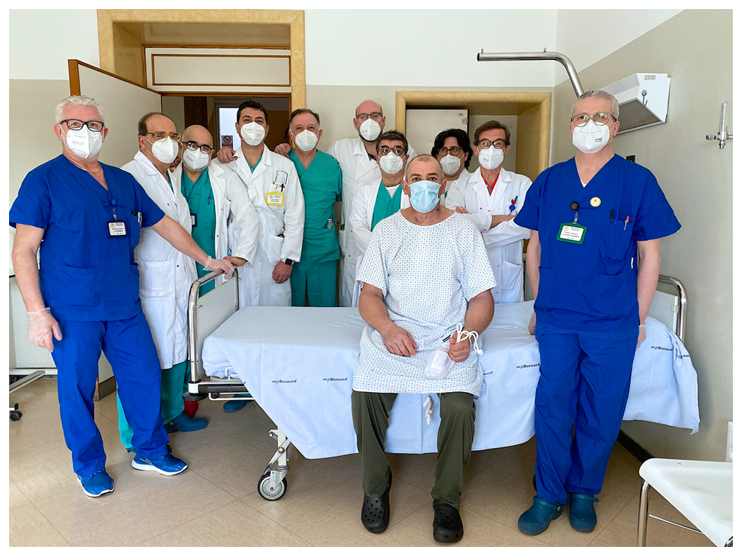 Antonio con lo staff di Chirurgia Toracica Cardiochirurgia e Cardioanestesia